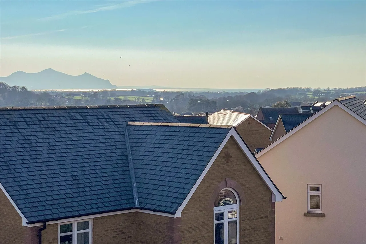 Gwel Y Llan, Caernarfon, LL55, photo 13