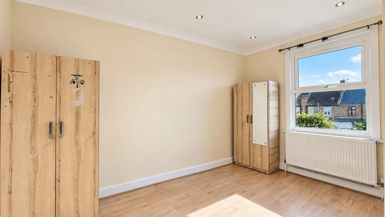 Waverley Avenue, Wembley, HA9, photo 4