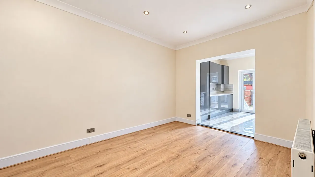 Waverley Avenue, Wembley, HA9, photo 11