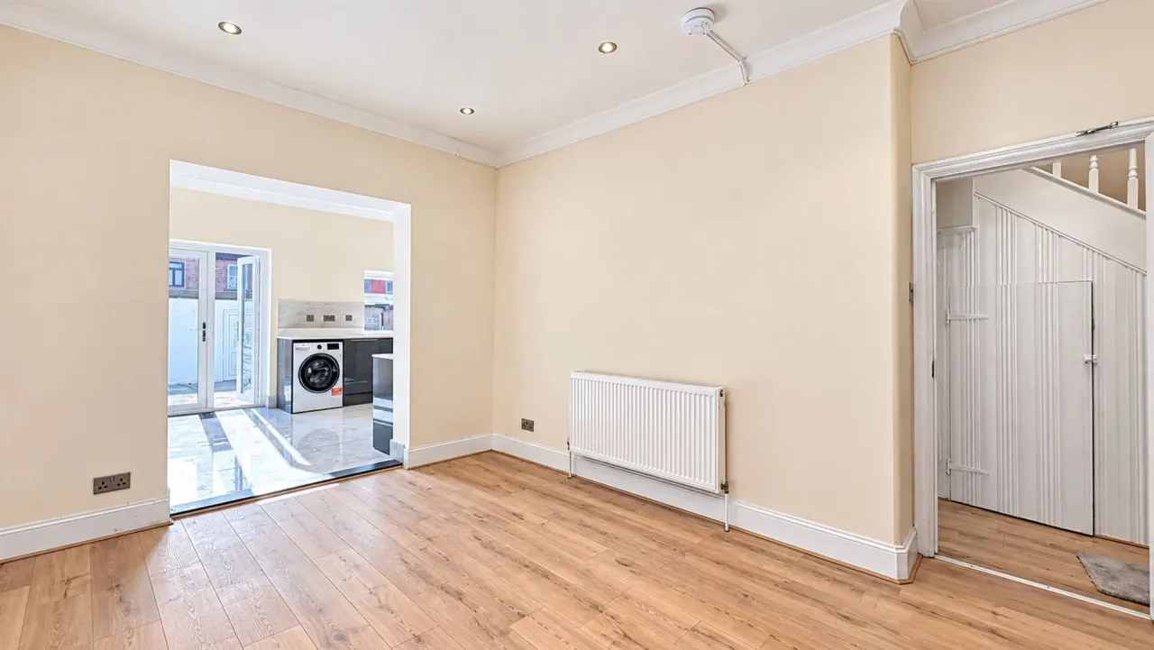 Waverley Avenue, Wembley, HA9, photo 13