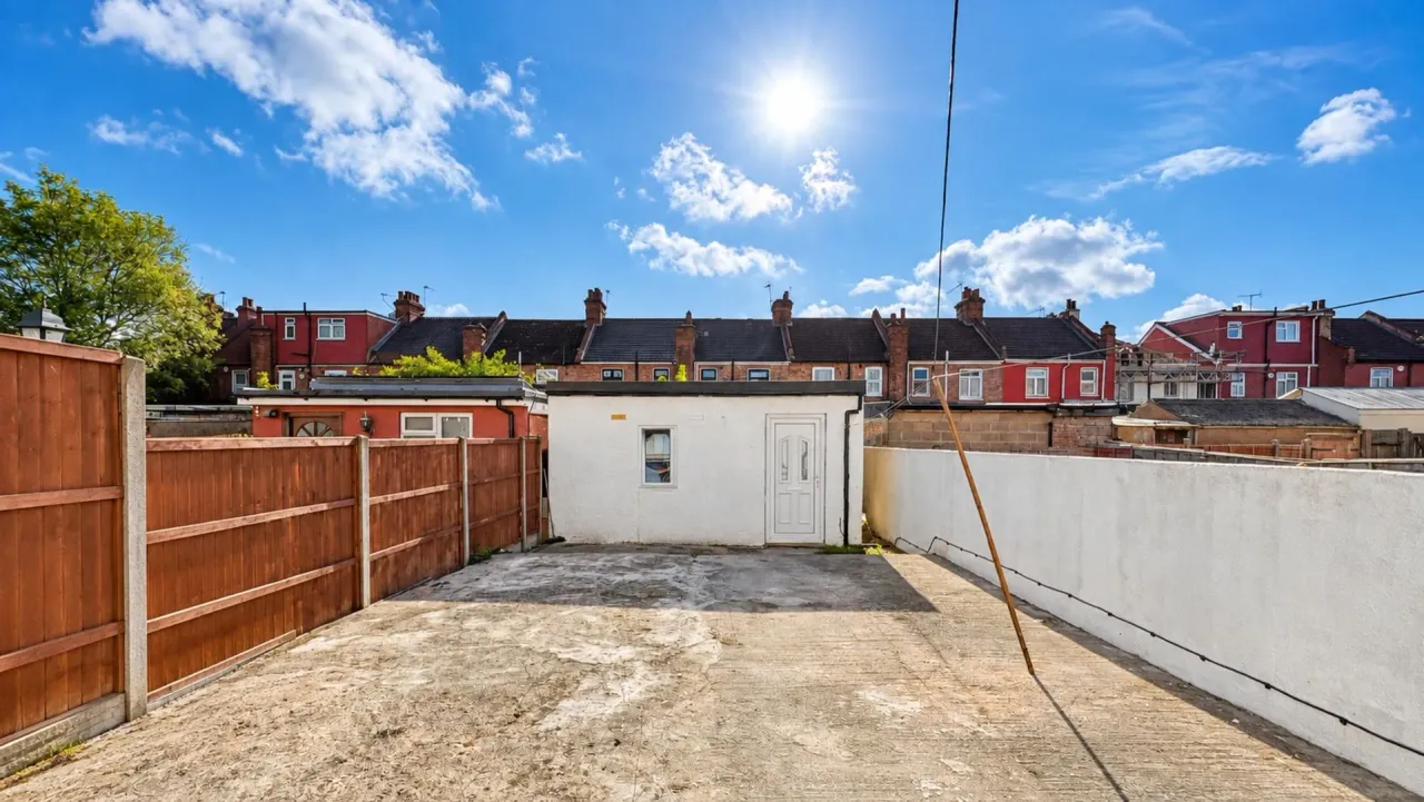 Waverley Avenue, Wembley, HA9, photo 15