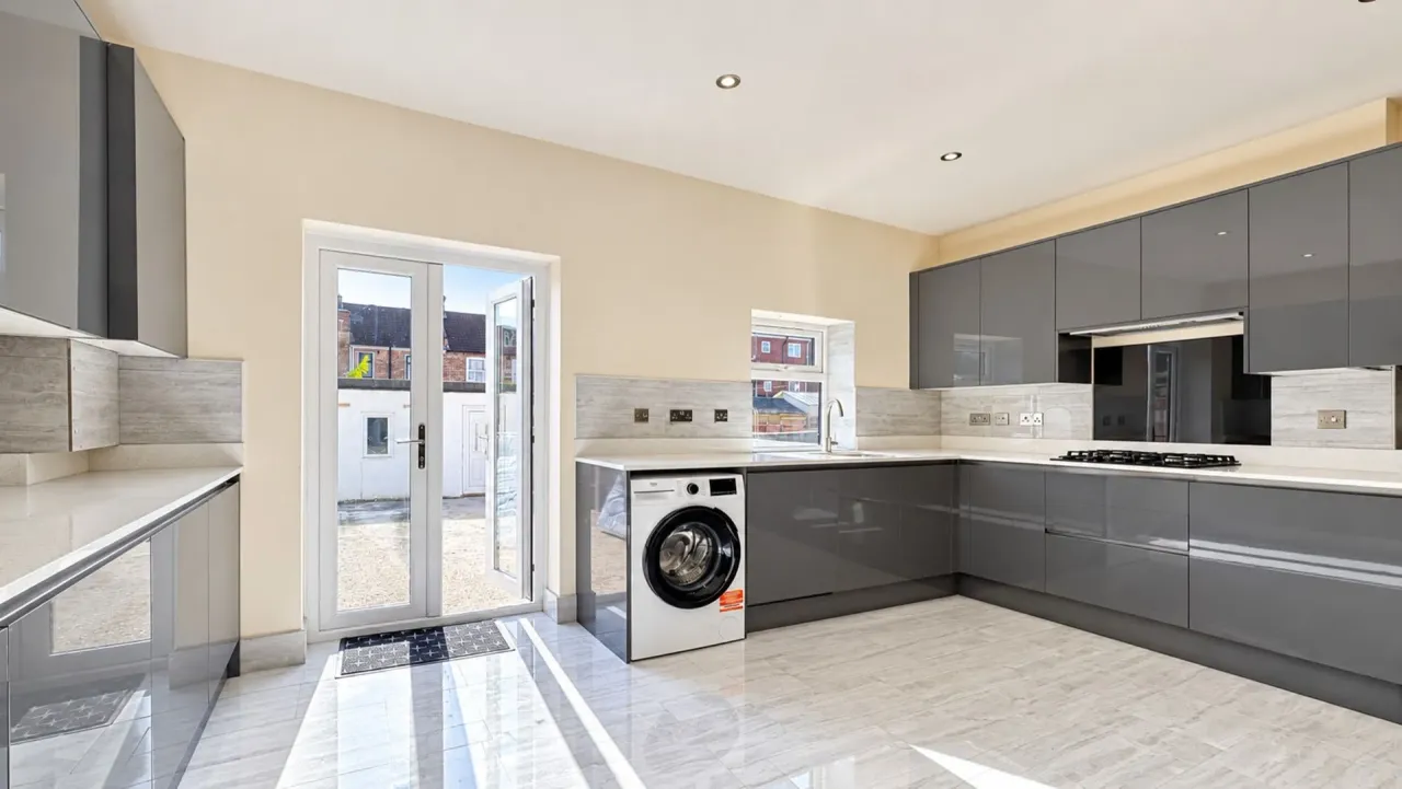 Waverley Avenue, Wembley, HA9, photo 7