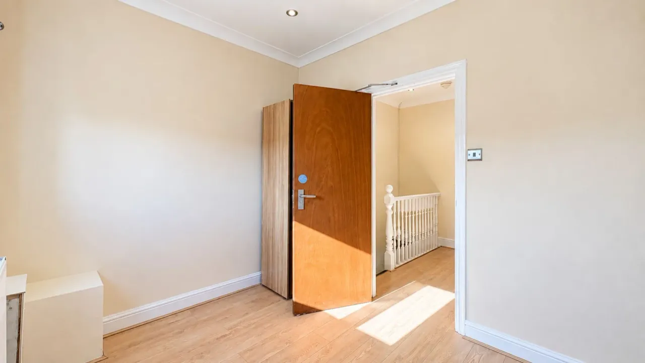 Waverley Avenue, Wembley, HA9, photo 27