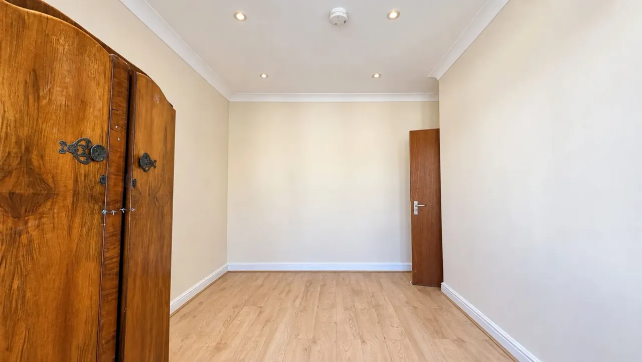 Waverley Avenue, Wembley, HA9, photo 14