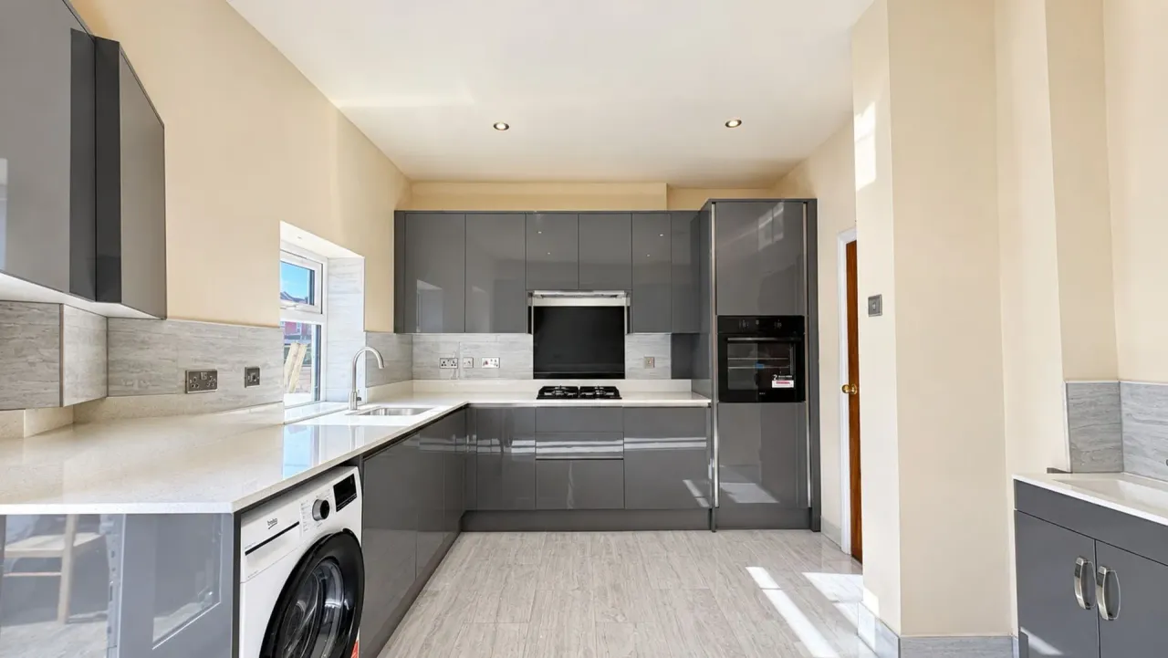 Waverley Avenue, Wembley, HA9, photo 10