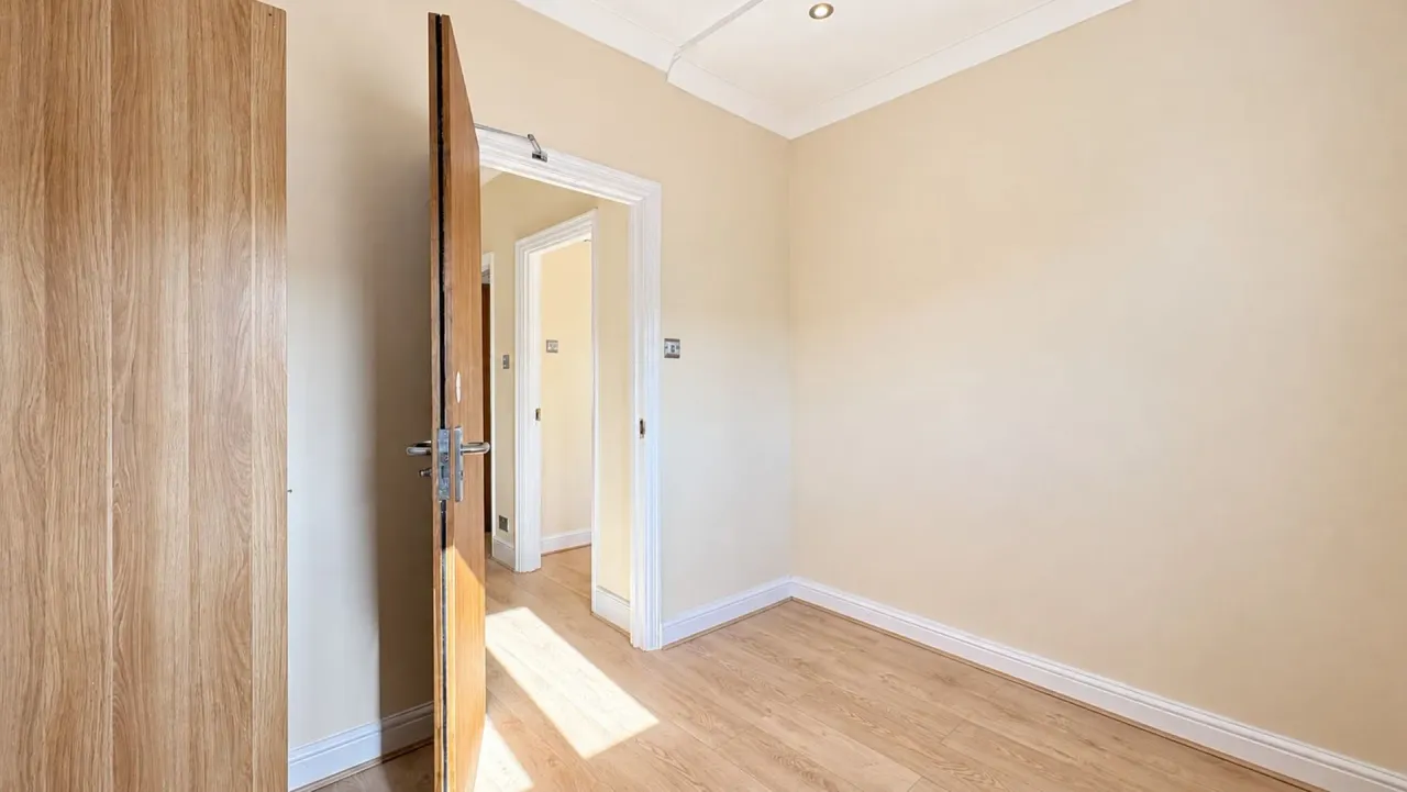 Waverley Avenue, Wembley, HA9, photo 17