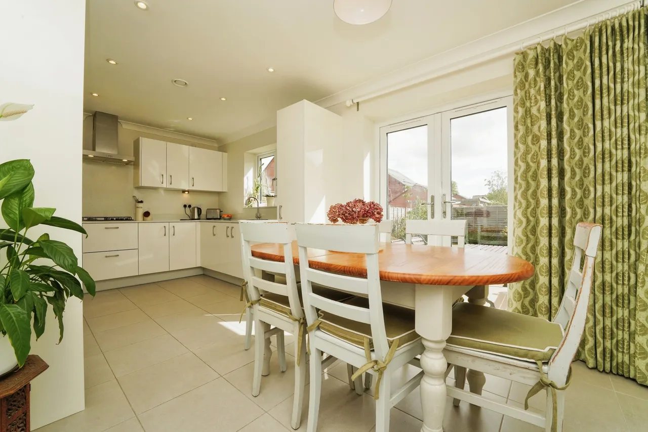 Saffron Grove, Worcester, photo 7