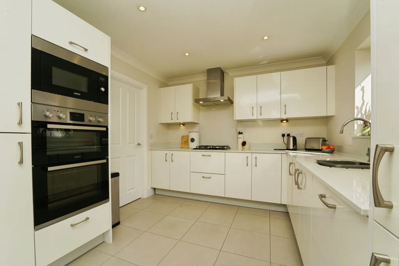 Saffron Grove, Worcester, photo 2