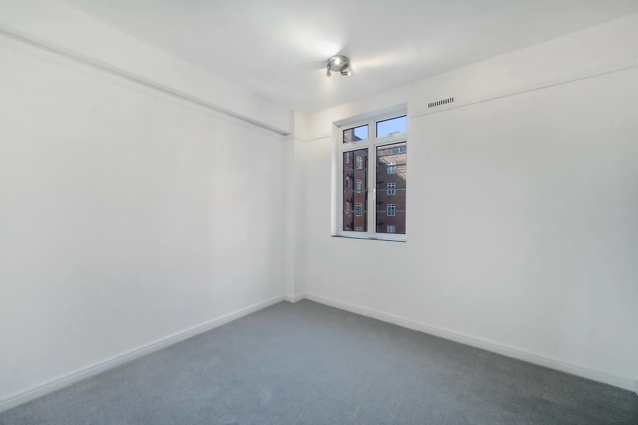 Hammersmith Road, Hammersmith, W6, photo 7