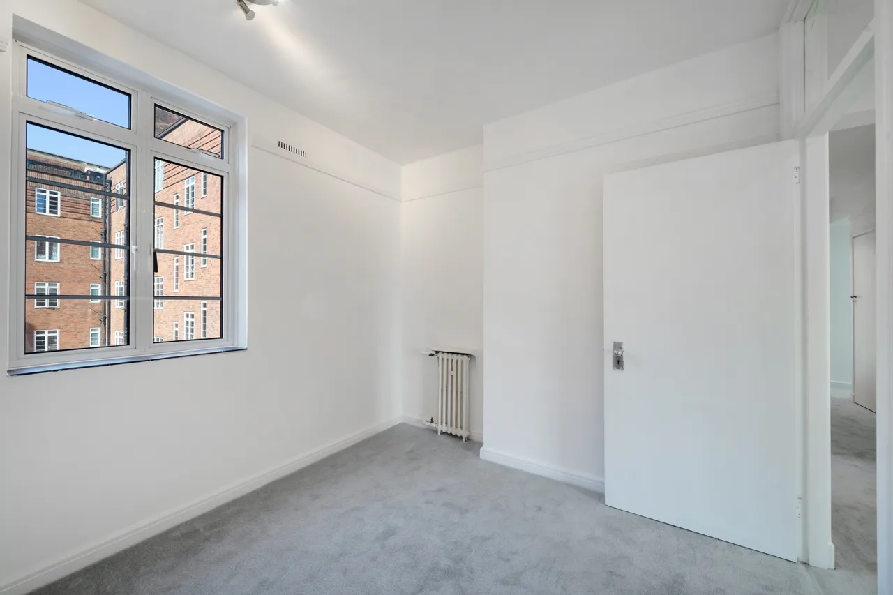 Hammersmith Road, Hammersmith, W6, photo 8