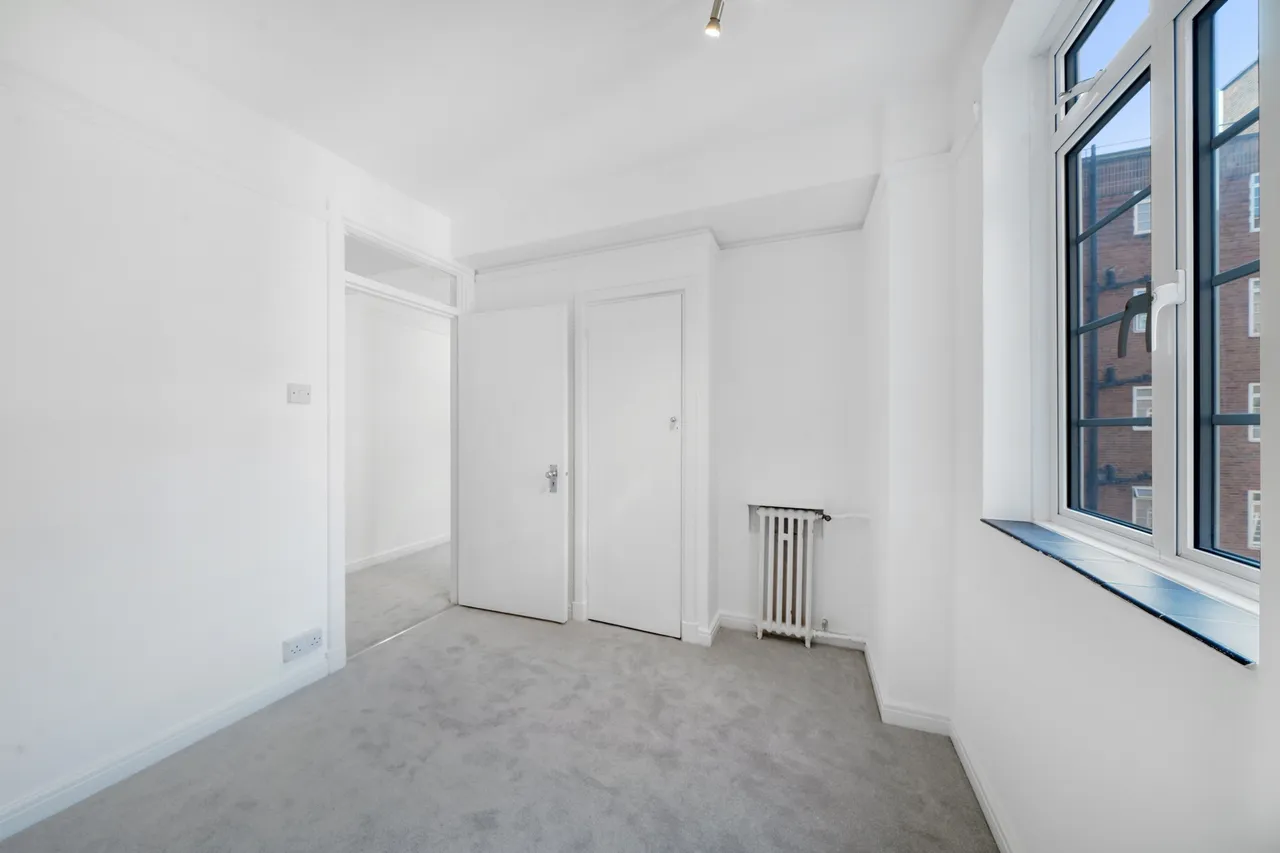 Hammersmith Road, Hammersmith, W6, photo 12