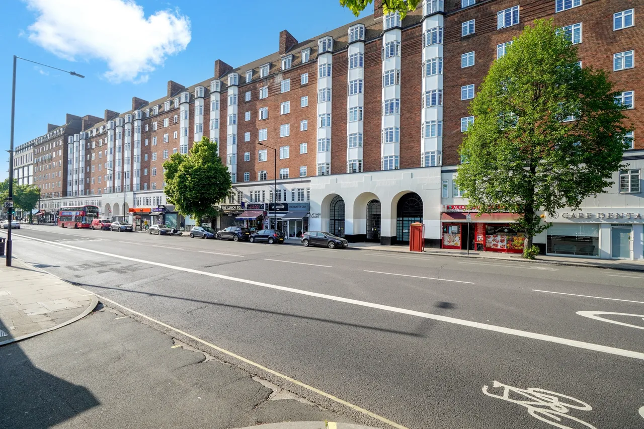 Hammersmith Road, Hammersmith, W6, photo 16