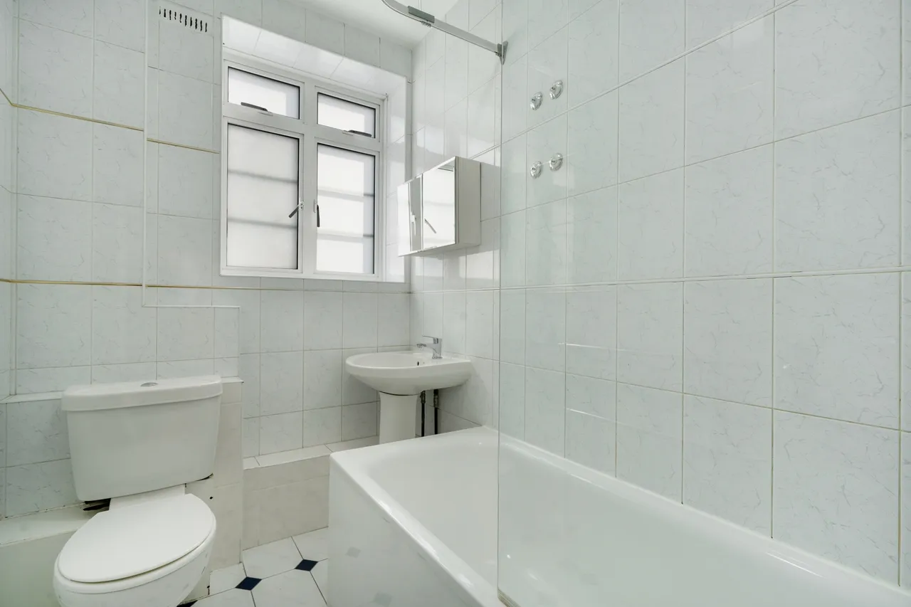 Hammersmith Road, Hammersmith, W6, photo 20