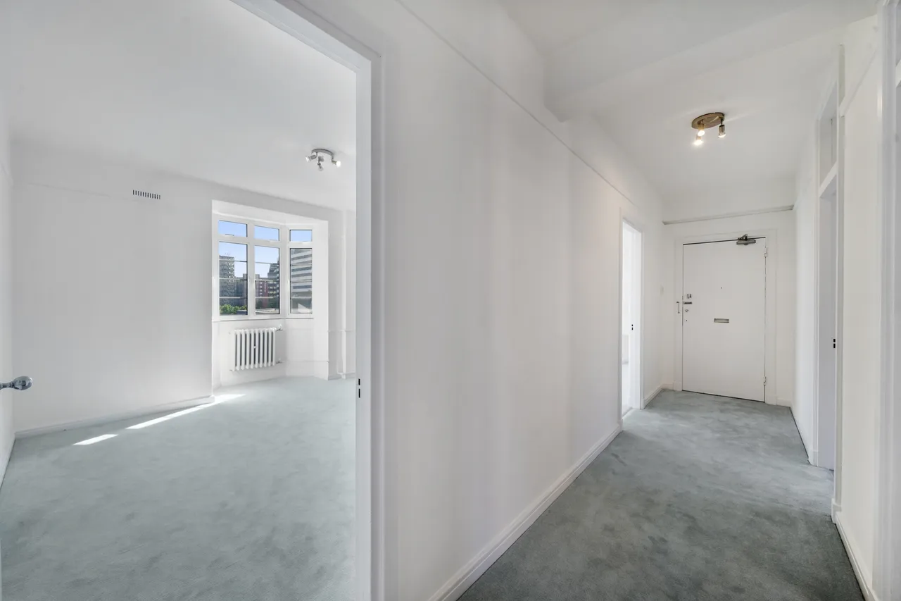 Hammersmith Road, Hammersmith, W6, photo 15