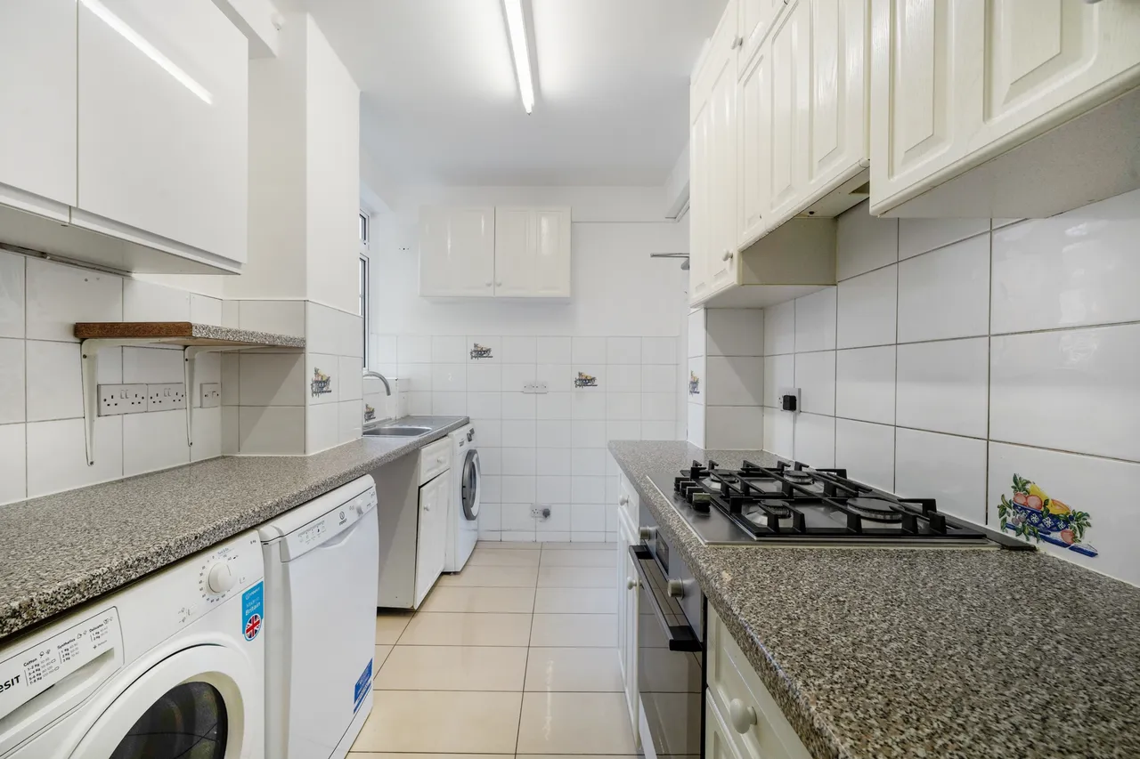 Hammersmith Road, Hammersmith, W6, photo 17