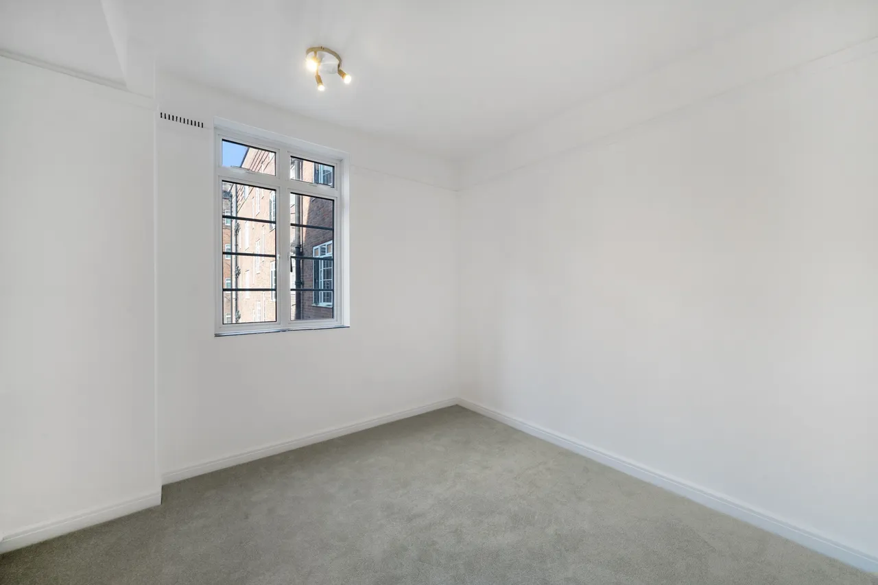 Hammersmith Road, Hammersmith, W6, photo 19