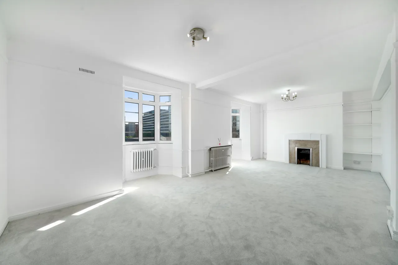 Hammersmith Road, Hammersmith, W6, photo 2