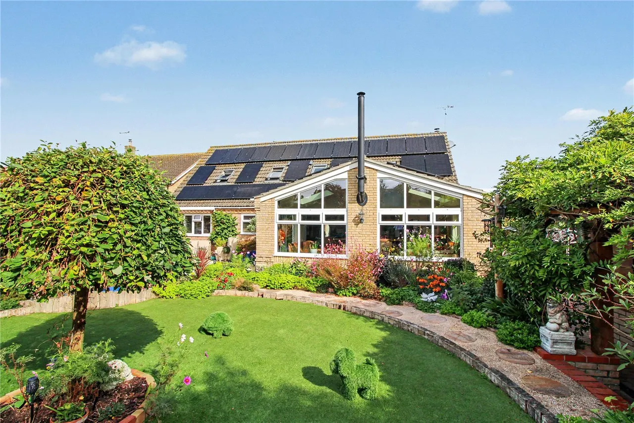 5 bed house for sale, Mill Lane, Barnby, NR34