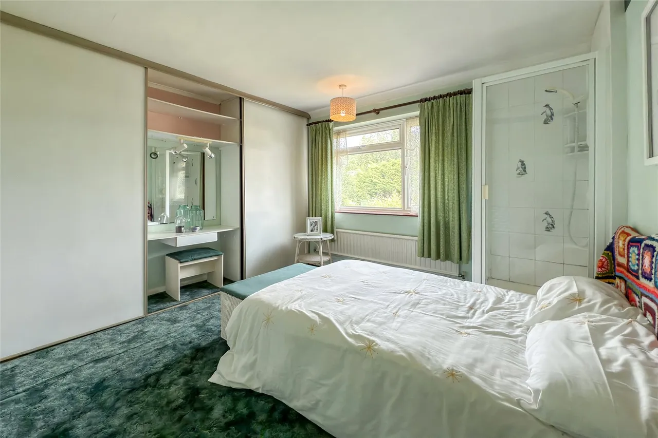 Ridgewood Drive, Harpenden, Hertfordshire, AL5 3LE, photo 9