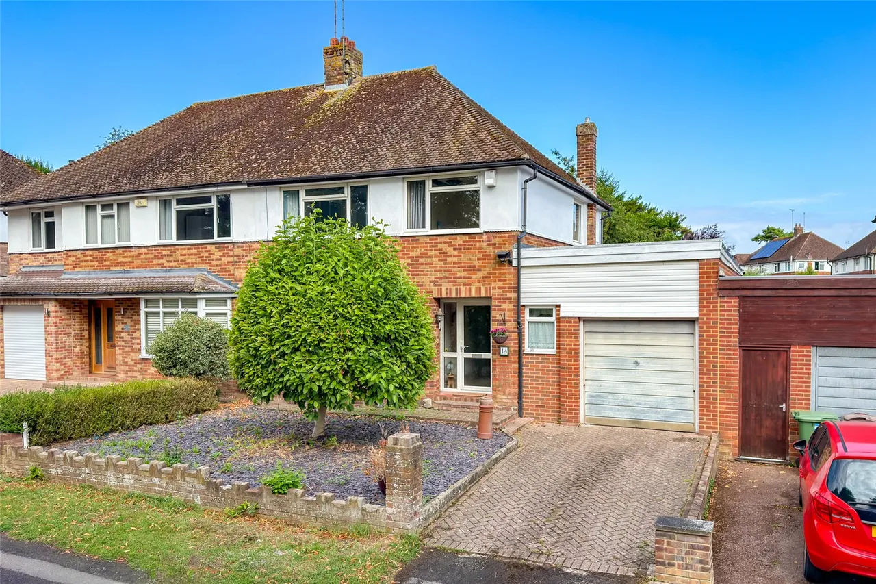 3 bed house for sale — Ridgewood Drive, Harpenden, Hertfordshire, AL5 3LE