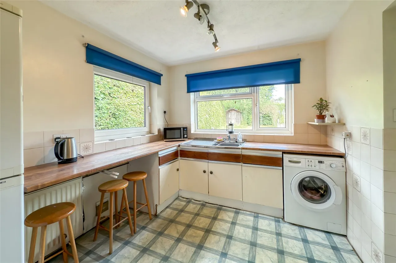 Ridgewood Drive, Harpenden, Hertfordshire, AL5 3LE, photo 3