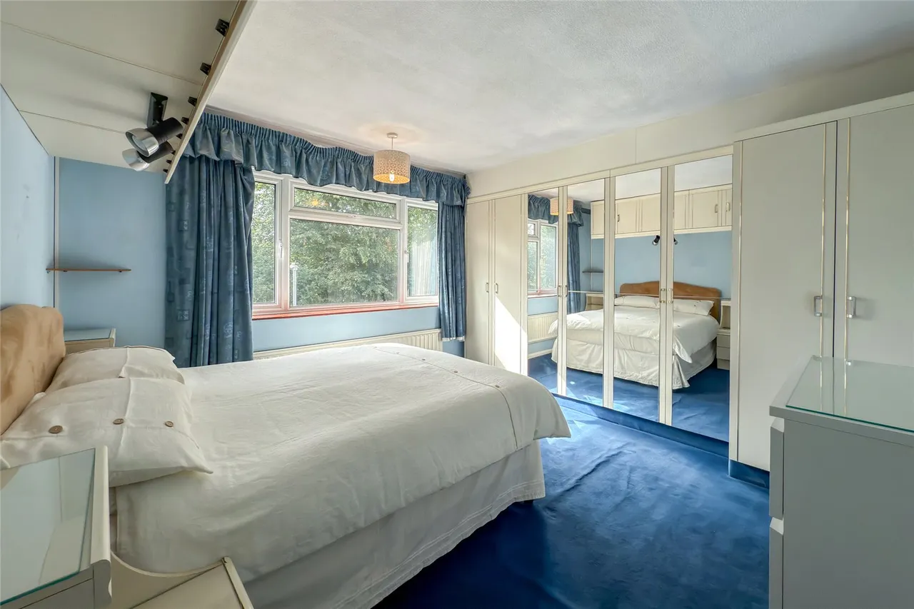 Ridgewood Drive, Harpenden, Hertfordshire, AL5 3LE, photo 10
