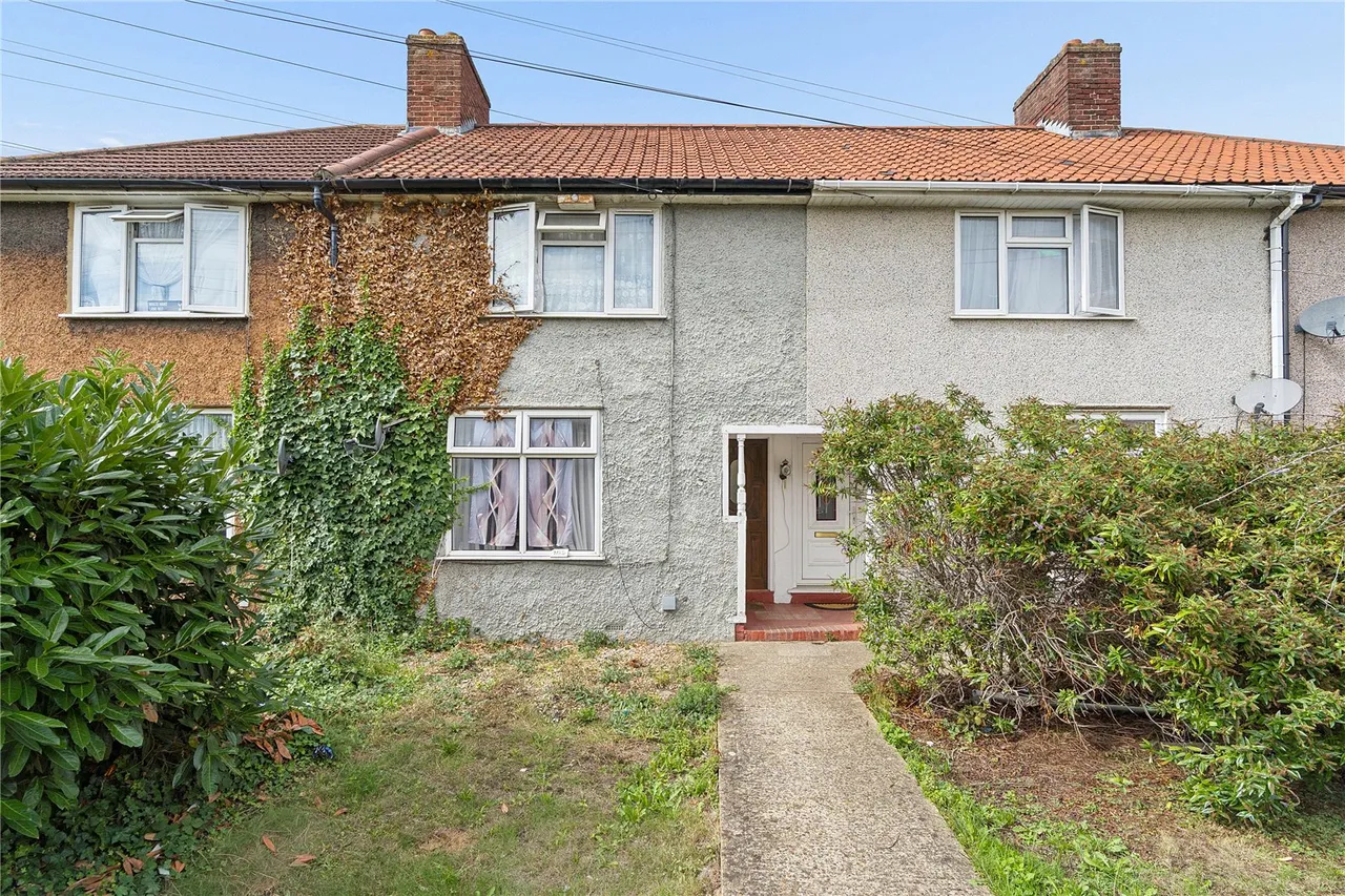 2 bed house for sale, Bentry Road, Dagenham, RM8