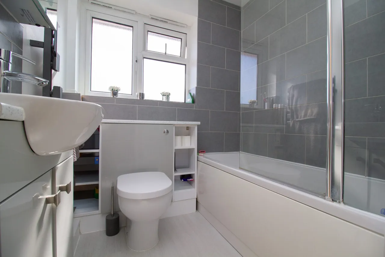 Juniper Road, Farnborough, GU14 9XU, photo 10