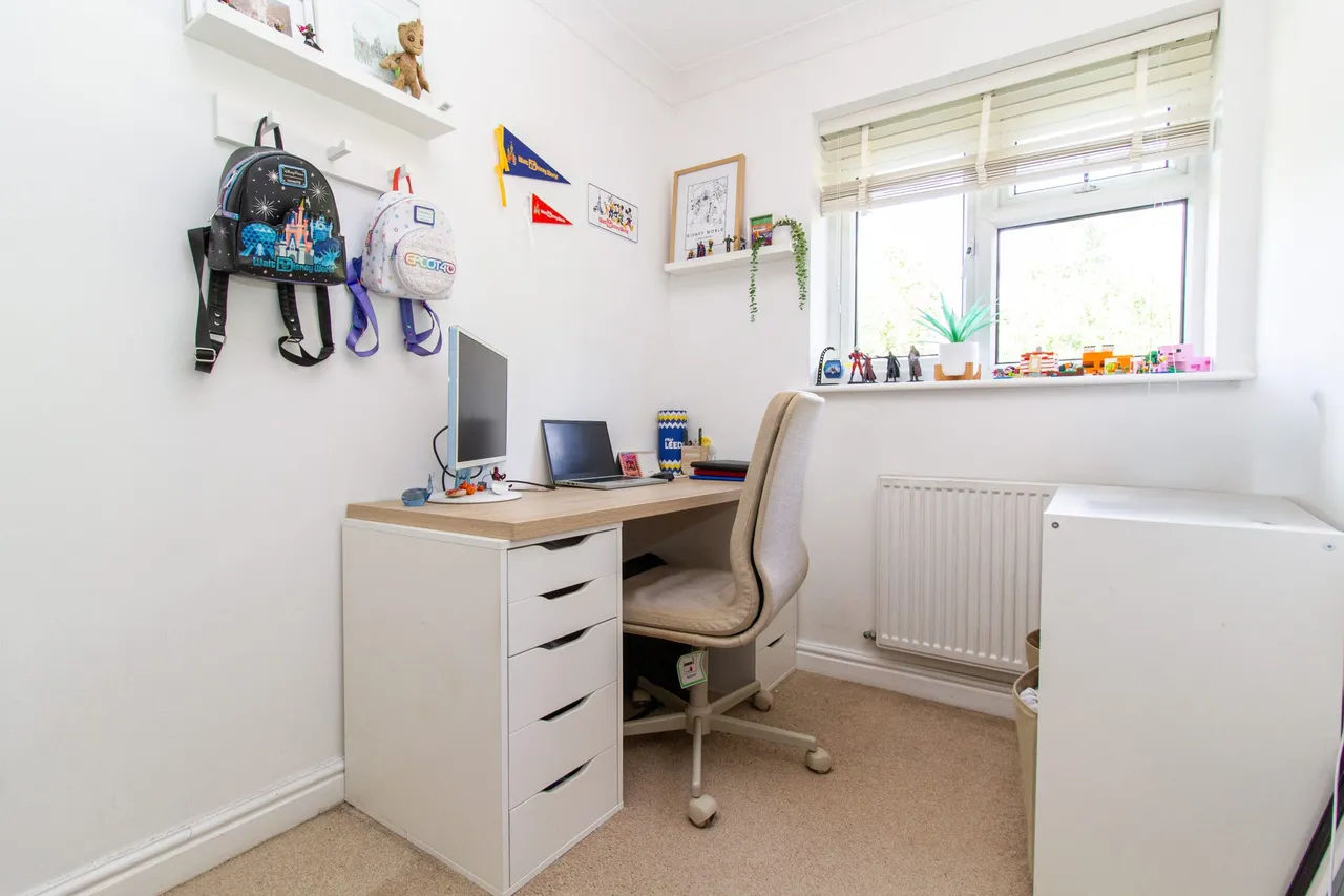 Juniper Road, Farnborough, GU14 9XU, photo 9