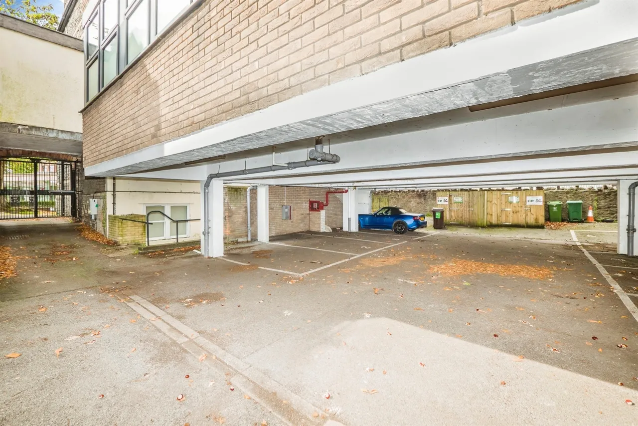 Cathedral Road, Cardiff, CF11, photo 14