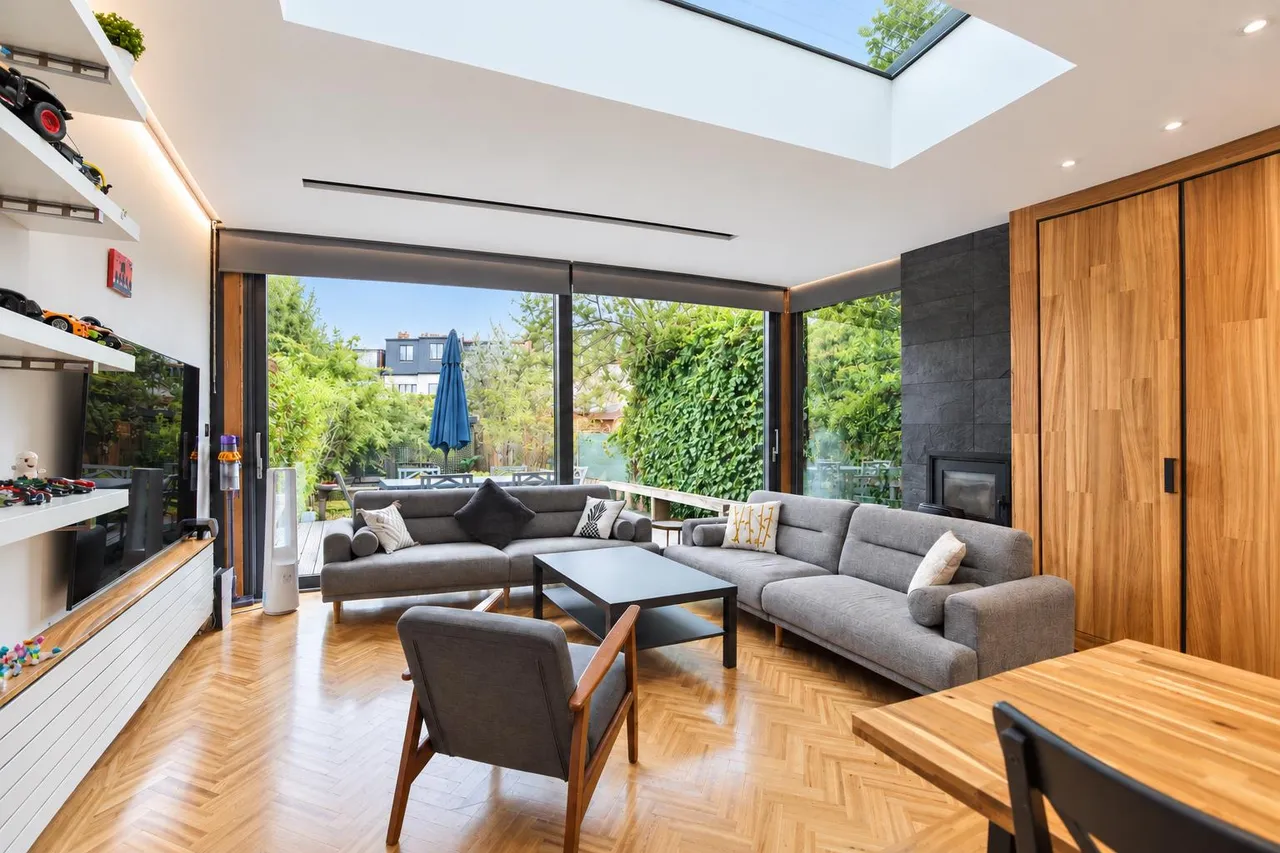 4 bed house for sale, Deanhill Road, London, SW14