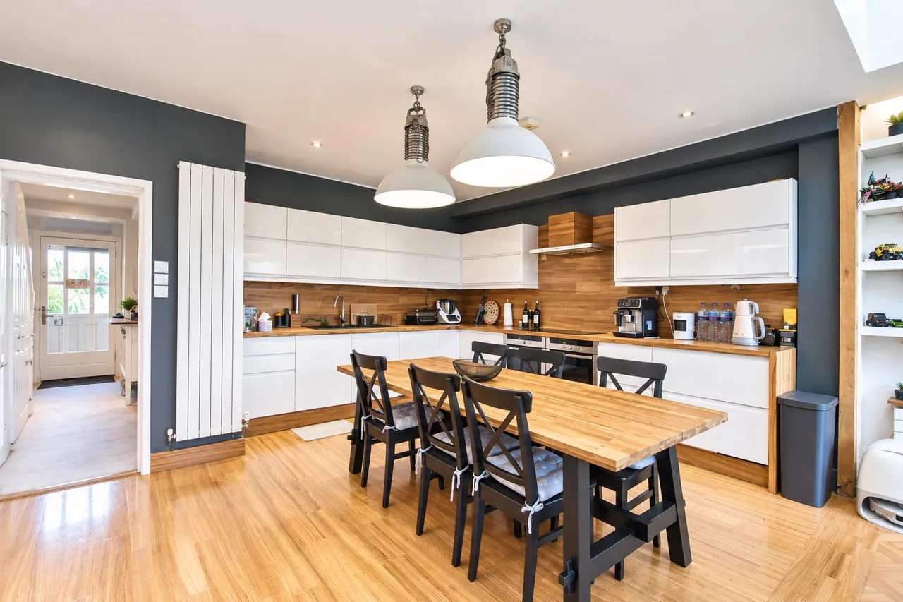 Deanhill Road, London, SW14, photo 2