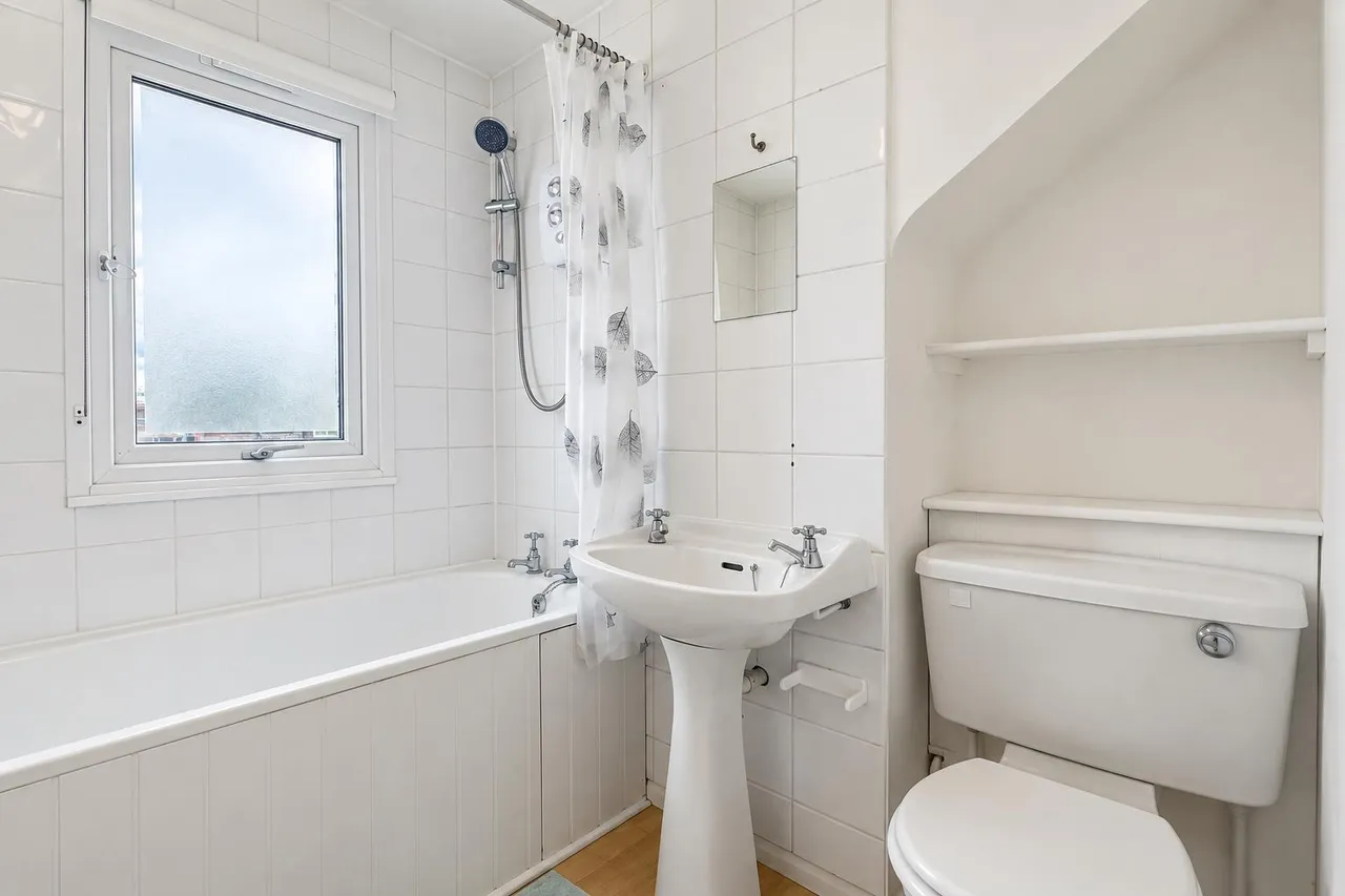 Deanhill Road, London, SW14, photo 10