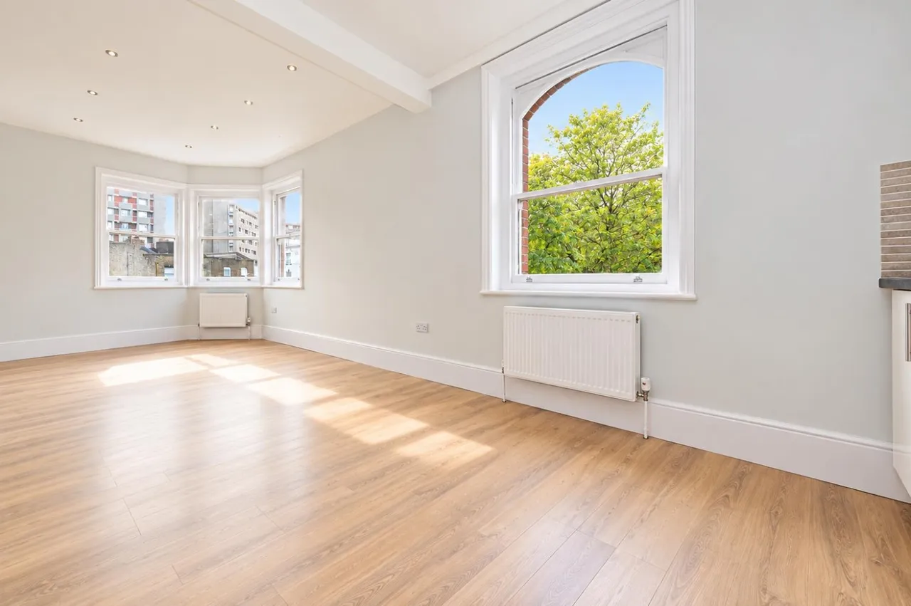 2 bed flat to rent, Hackney Road, Shoreditch, E2