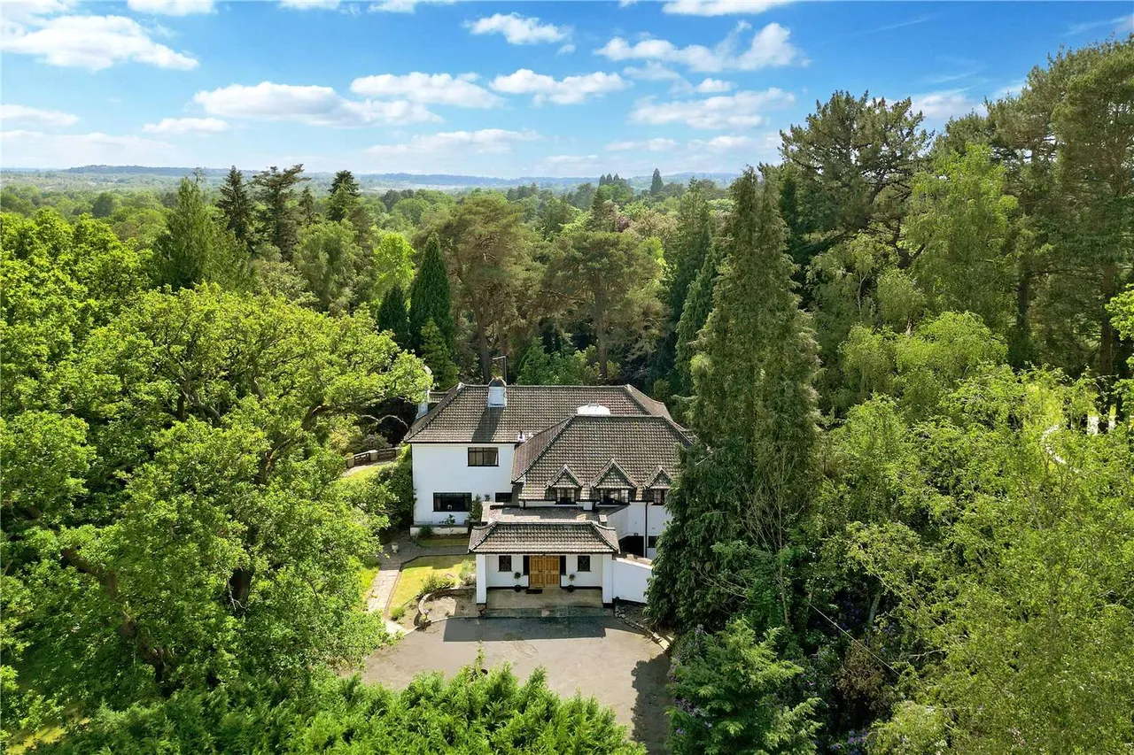 Portnall Drive, Wentworth Estate, Virginia Water, Surrey, GU25 4NN, photo 10