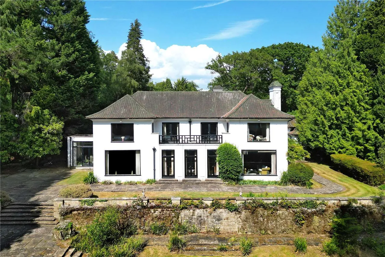Portnall Drive, Wentworth Estate, Virginia Water, Surrey, GU25 4NN, photo 7