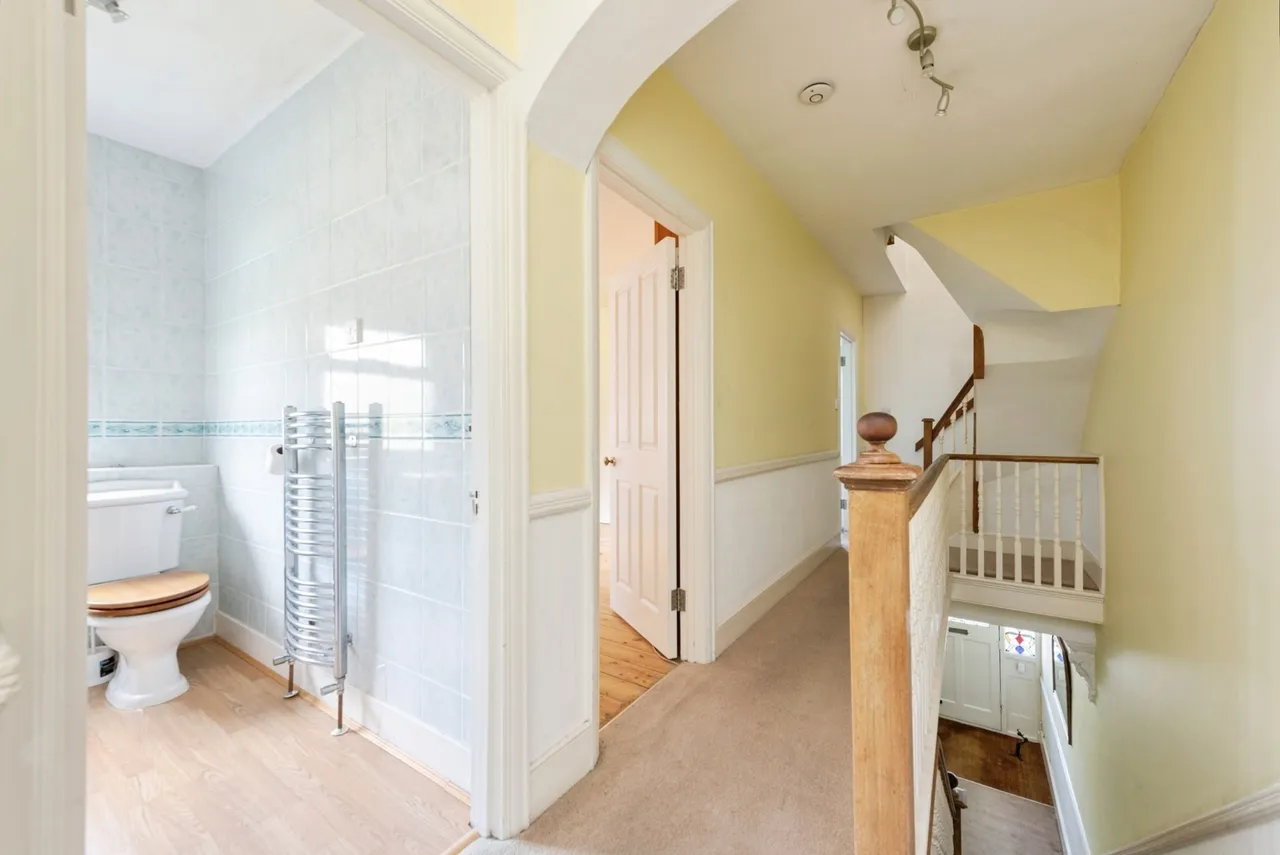 Lynwood Drive, Worcester Park, KT4, photo 17