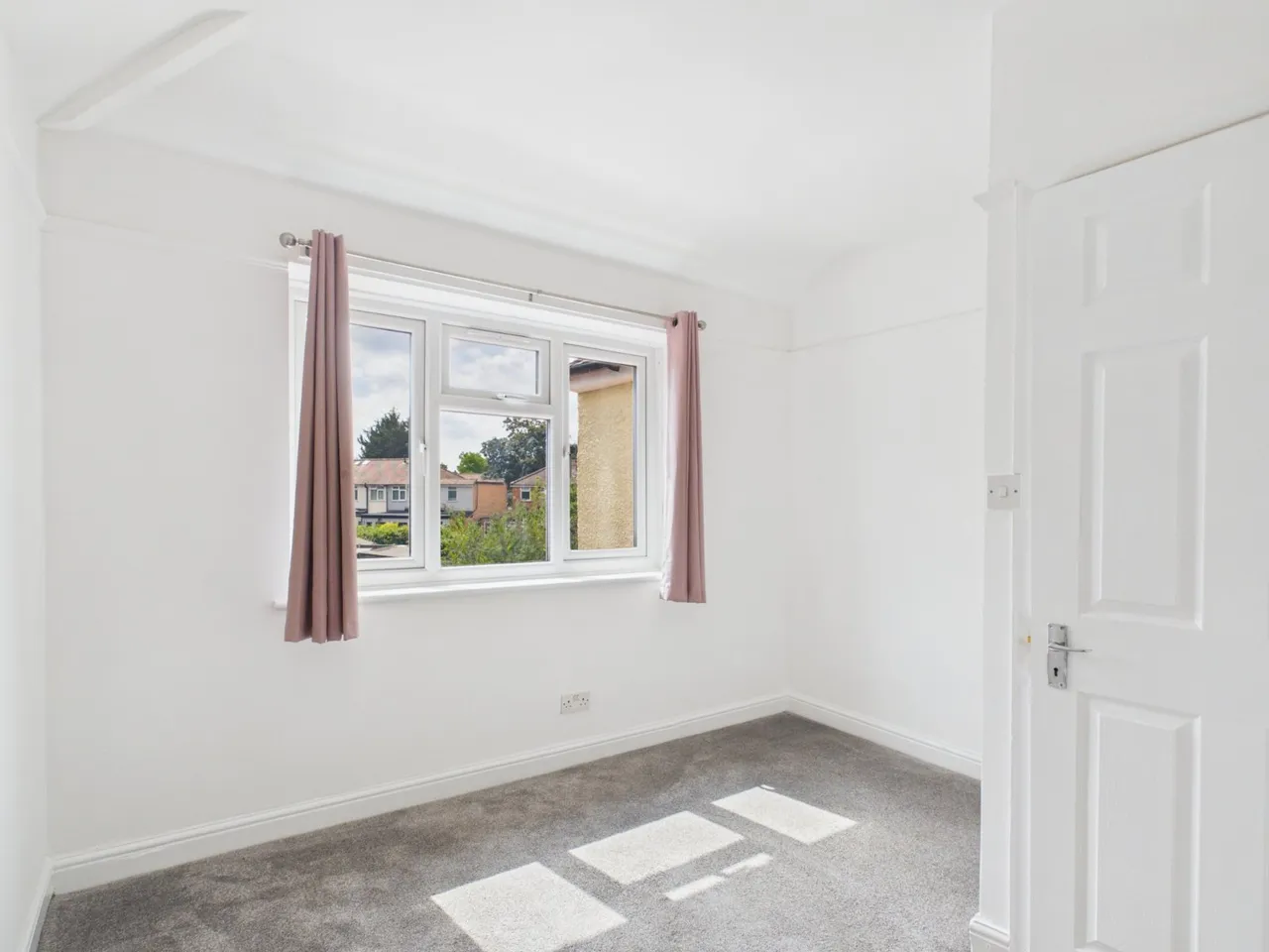 Staines-upon-Thames, Surrey, photo 24