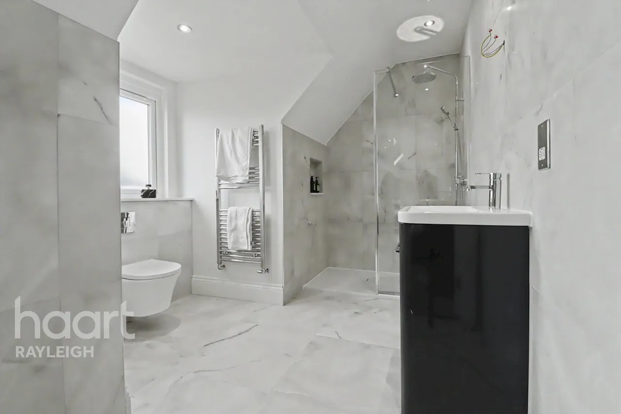 London Road, Rayleigh, SS6, photo 22