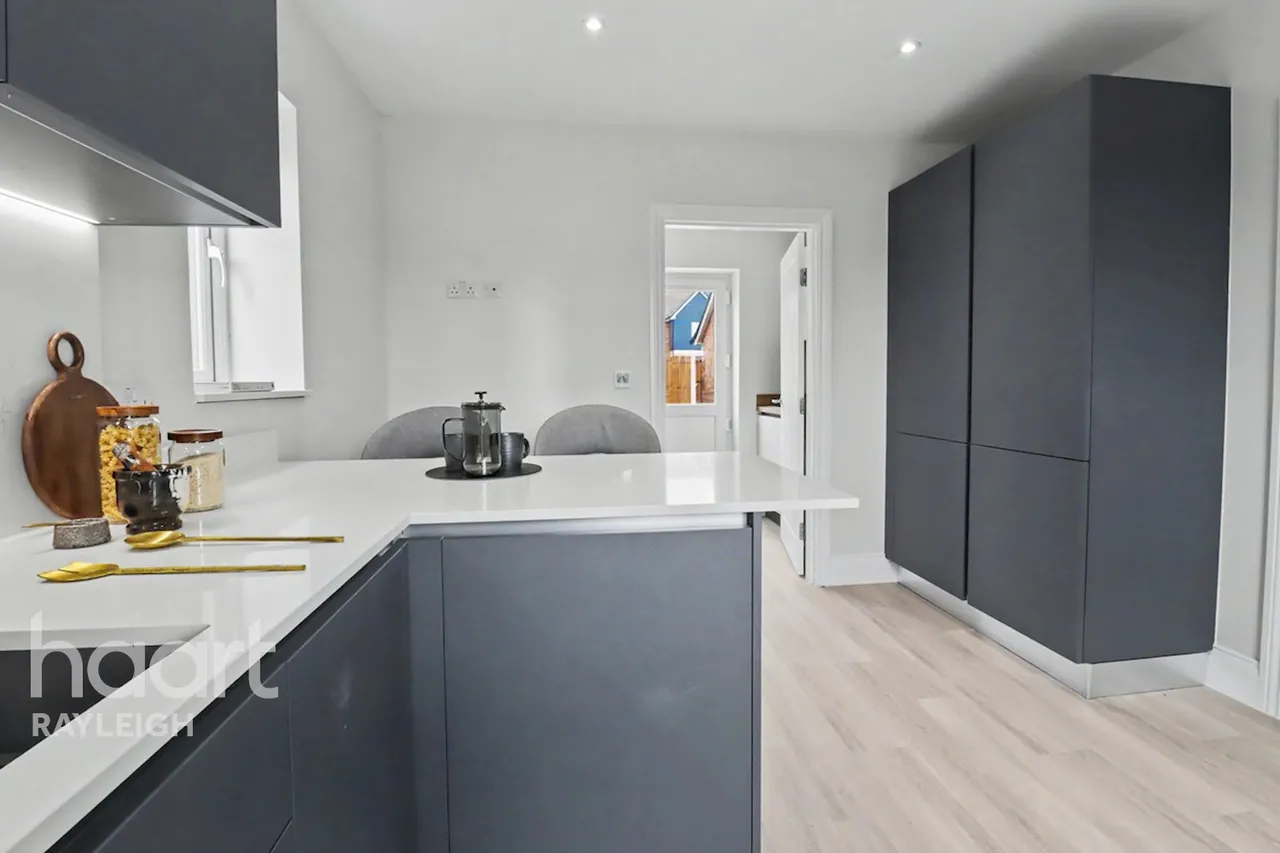 London Road, Rayleigh, SS6, photo 8
