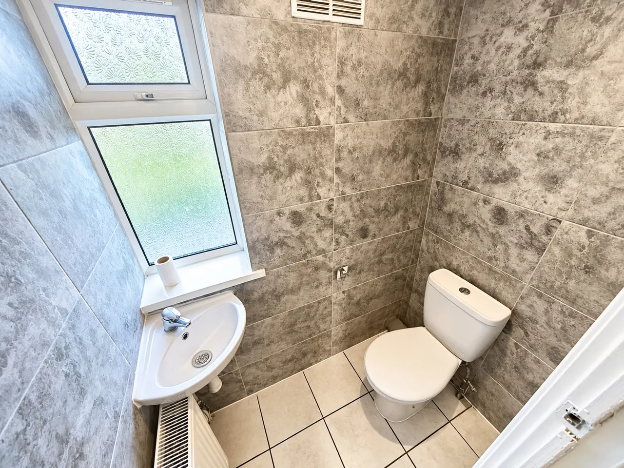 Kempton Avenue, Northolt, UB5, photo 10