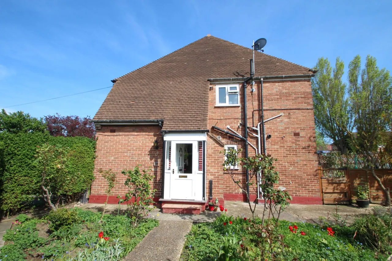 2 bed flat for sale — Gavestone Road, London, Greater London, SE12