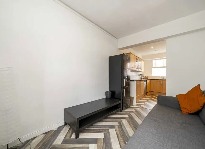 4 bed flat to rent — Churchill Gardens, Pimlico, SW1V