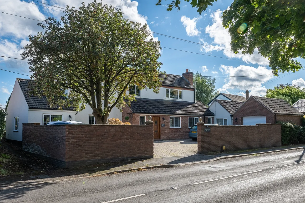 5 bed house for sale, Oak Road, Thulston, DE72
