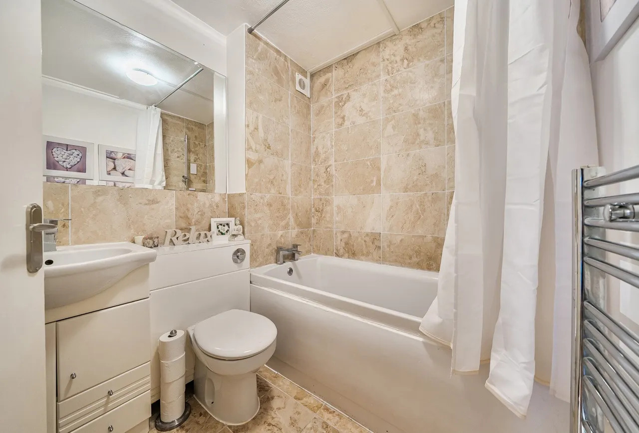 Harcourt Avenue, Wallington, SM6 8AR, photo 5