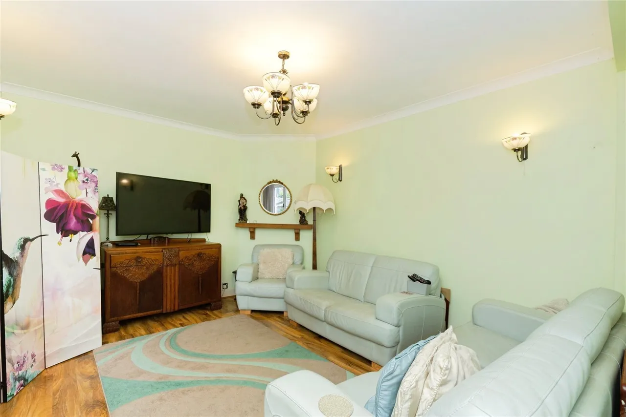 Lamerton Road, Ilford, IG6, photo 3