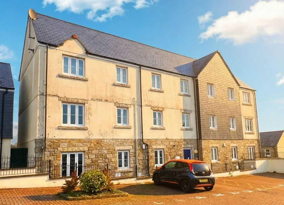 2 bed flat for sale, Pagoda Drive, Duporth, PL26