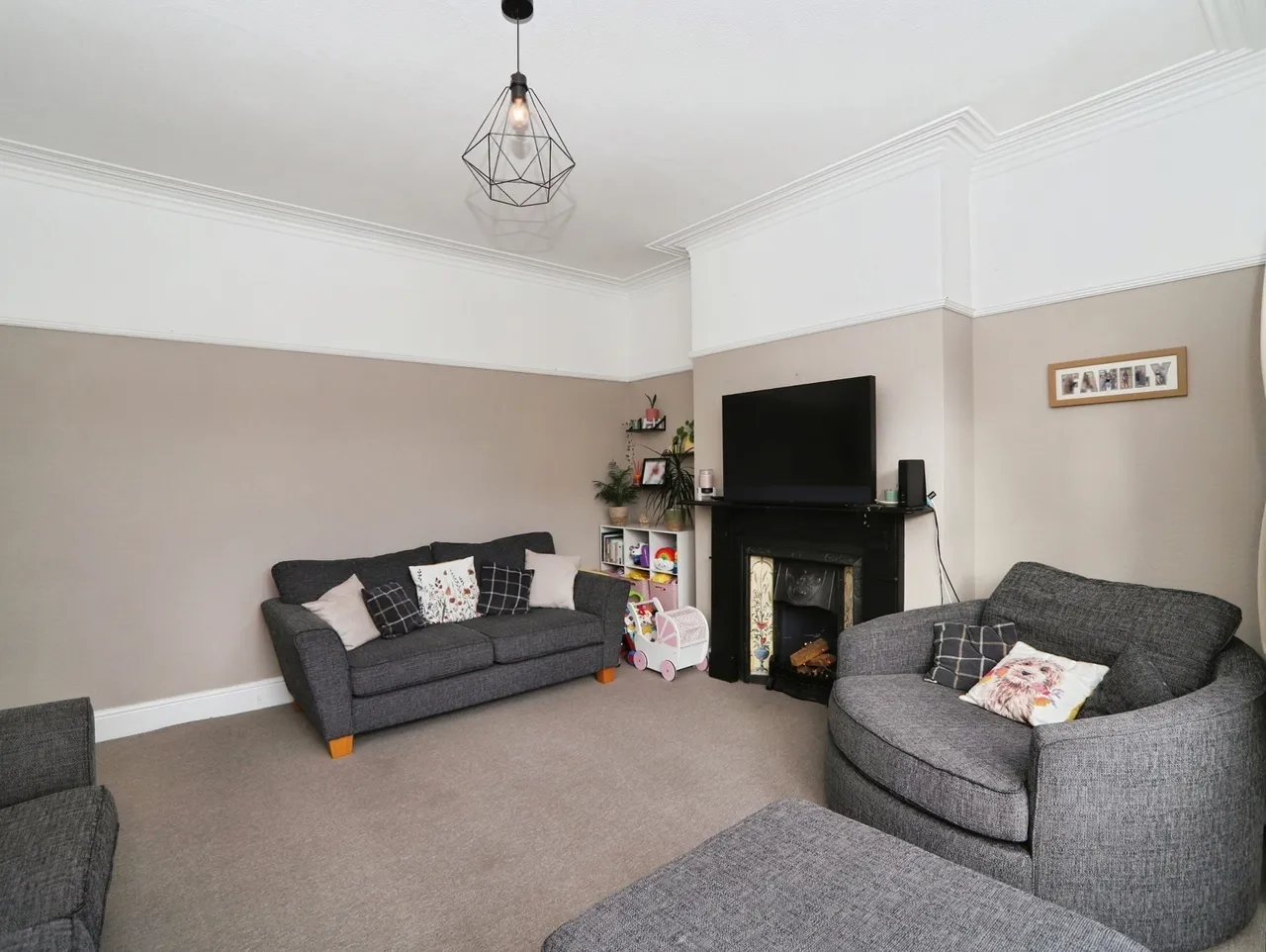 Risca Road, Newport, NP20, photo 5