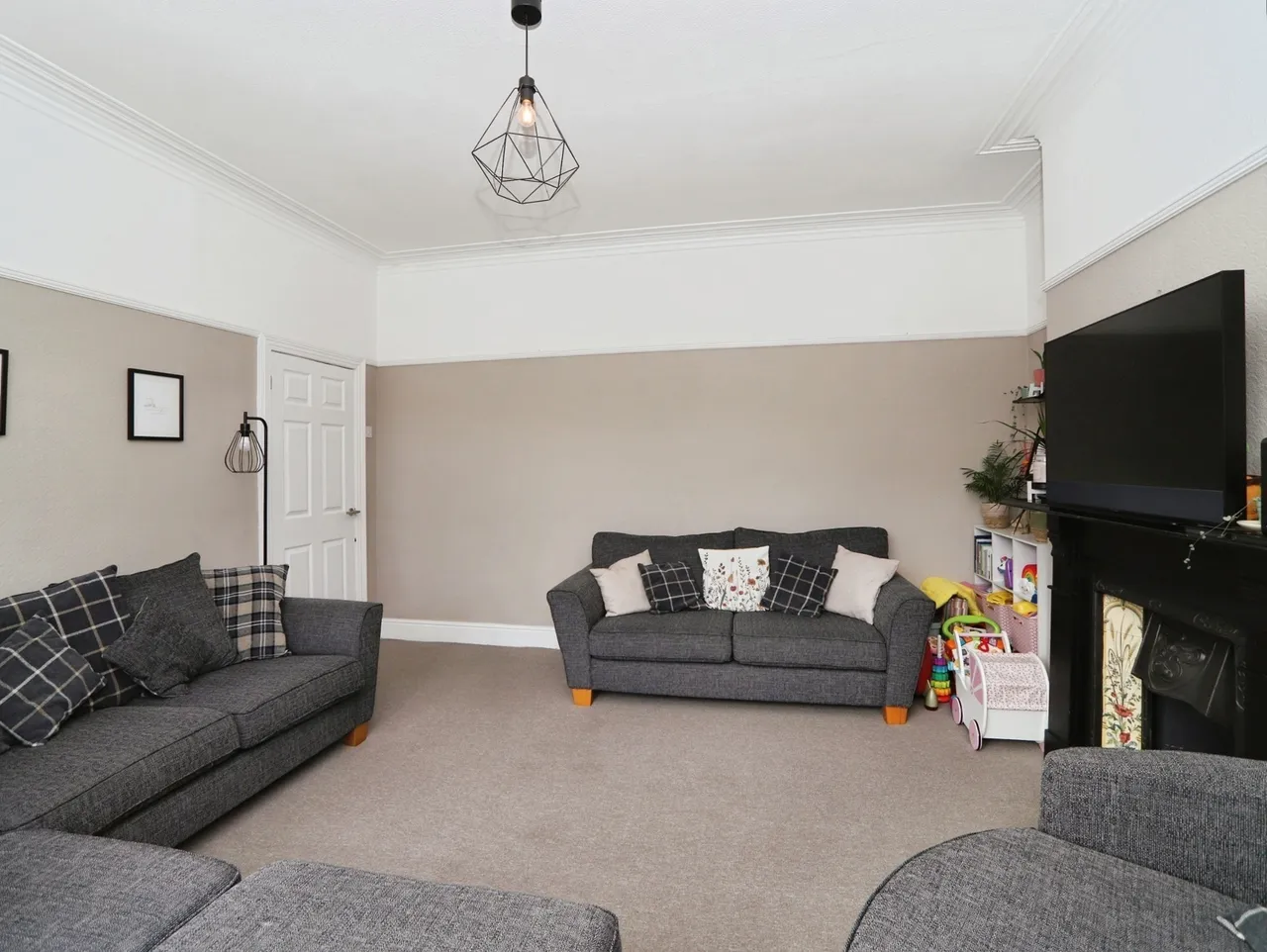 Risca Road, Newport, NP20, photo 4