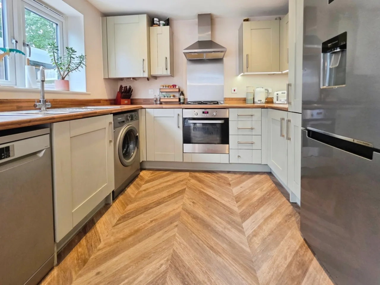 Sycamore Grove, Chalford Hill, GL6, photo 4